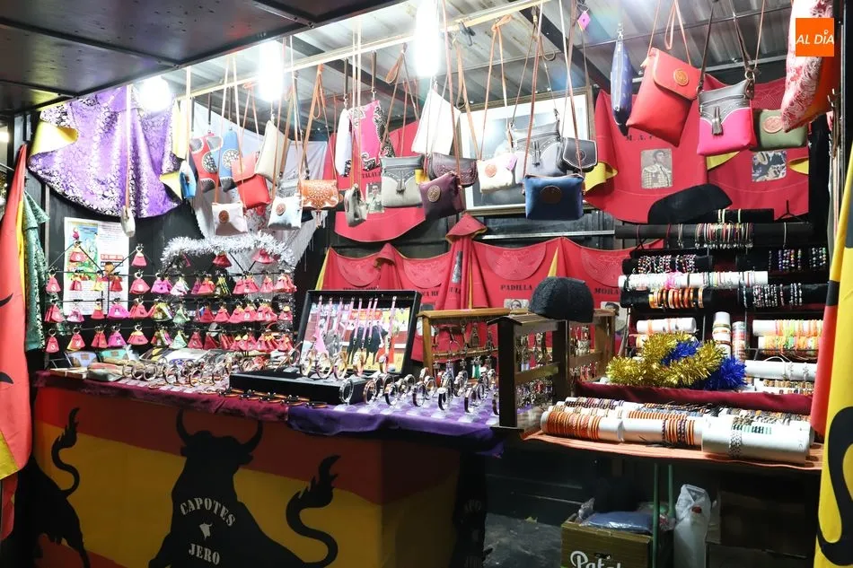 Foto 9 - El II Mercado de Navidad abre sus puertas en el Parque de la Alamedilla