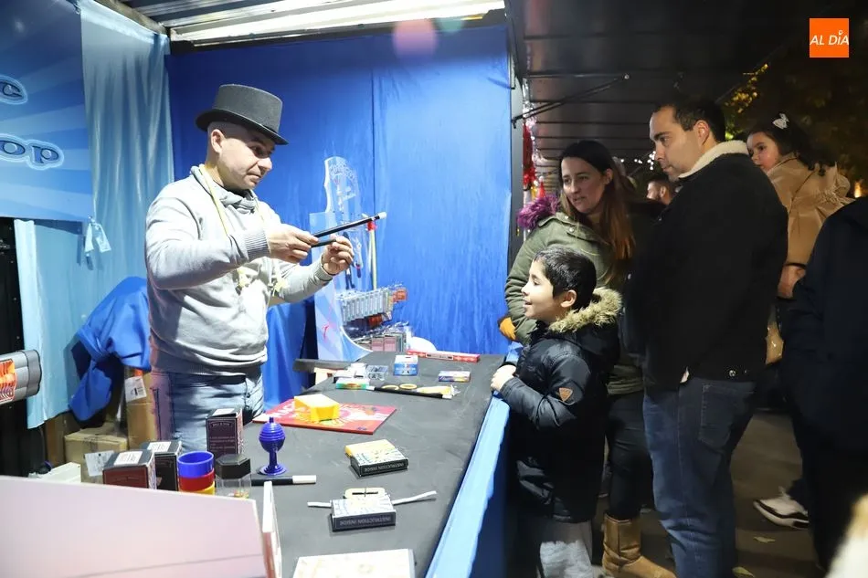 Foto 4 - El II Mercado de Navidad abre sus puertas en el Parque de la Alamedilla
