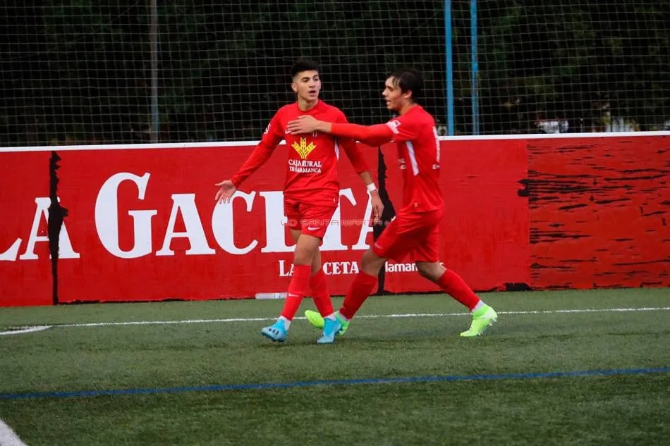 Jugadores del Santa Marta celebran un gol frente al Móstoles / UD Santa Marta