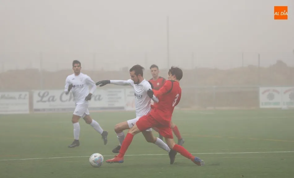 El encuentro entre Ribert y Universidad de Valladolid estuvo marcado por la niebla / Lydia González