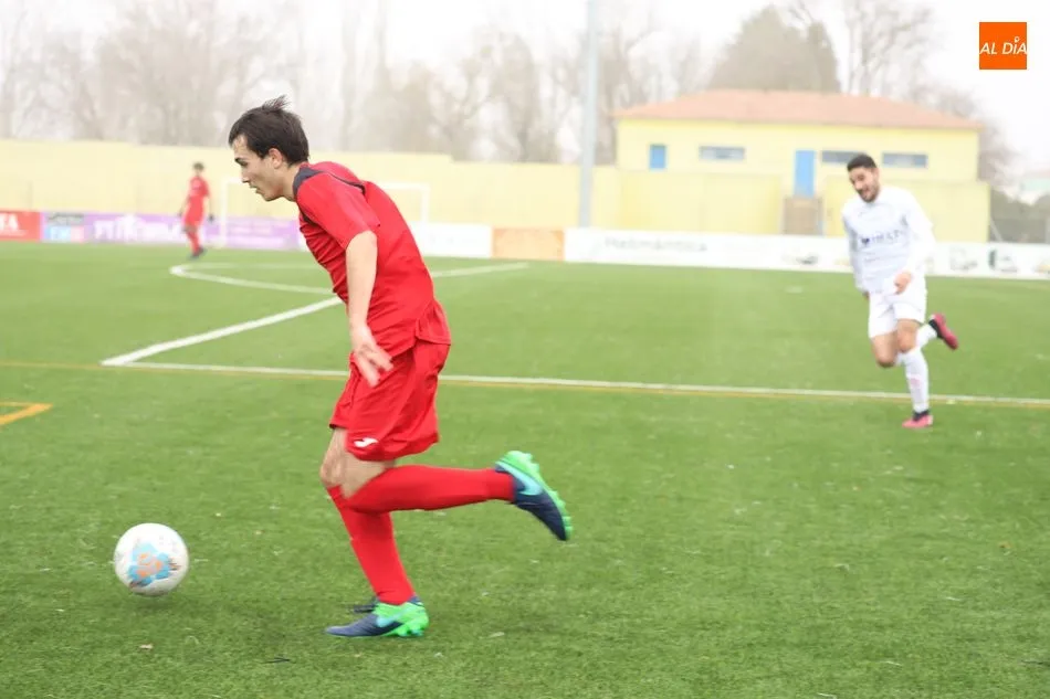 Foto 10 - El Ribert se coloca segundo moment&aacute;neamente tras derrotar al Universidad de Valladolid (3-0)