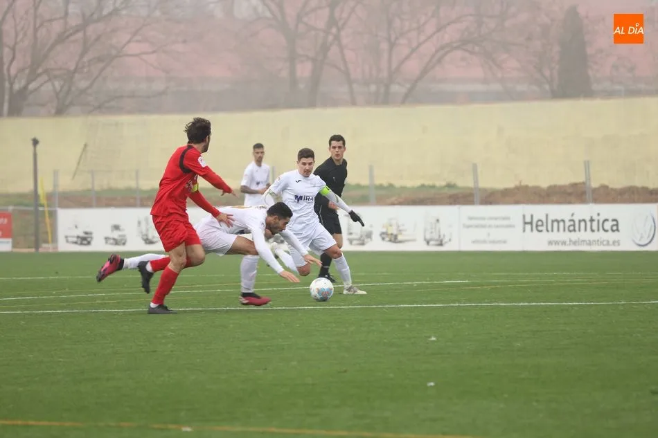 Foto 9 - El Ribert se coloca segundo moment&aacute;neamente tras derrotar al Universidad de Valladolid (3-0)