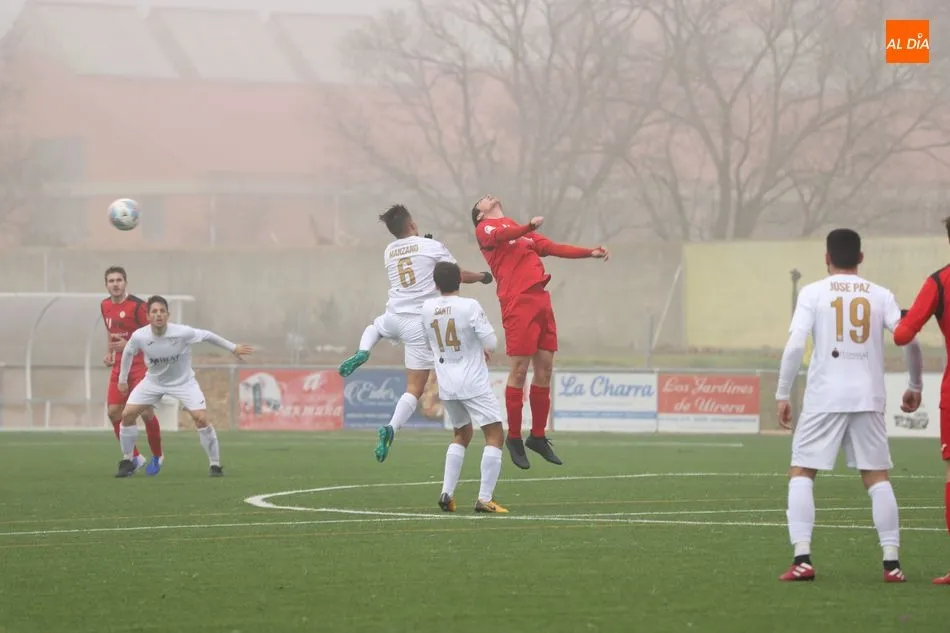Foto 8 - El Ribert se coloca segundo moment&aacute;neamente tras derrotar al Universidad de Valladolid (3-0)