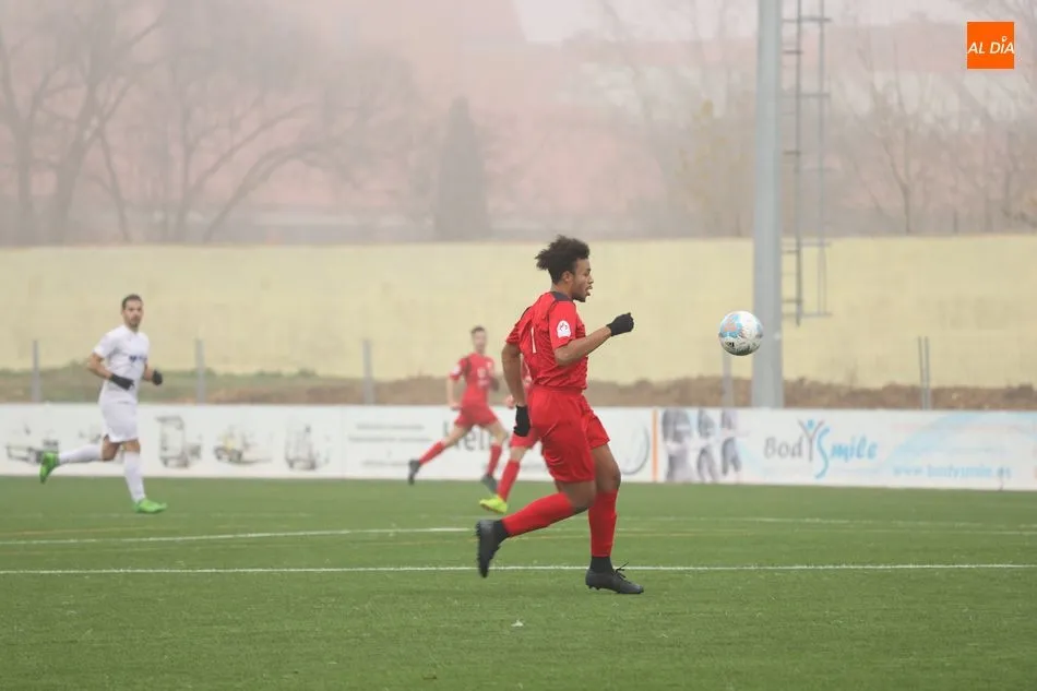 Foto 6 - El Ribert se coloca segundo moment&aacute;neamente tras derrotar al Universidad de Valladolid (3-0)