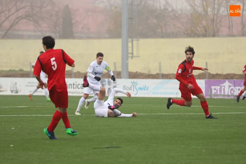 Foto 5 - El Ribert se coloca segundo moment&aacute;neamente tras derrotar al Universidad de Valladolid (3-0)
