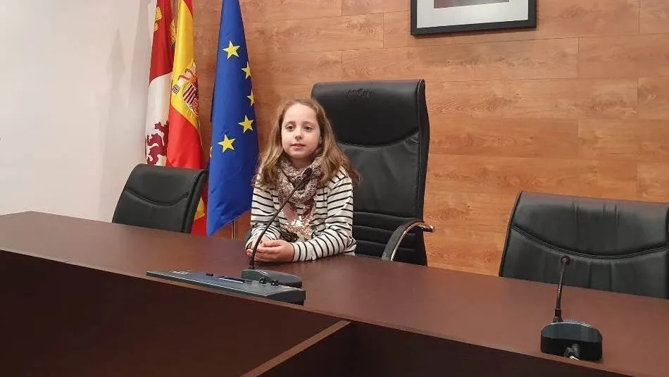 Foto 9 - El Ayuntamiento de Castellanos de Moriscos acerca la Constituci&oacute;n a los m&aacute;s peque&ntilde;os