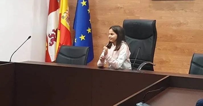 Foto 3 - El Ayuntamiento de Castellanos de Moriscos acerca la Constituci&oacute;n a los m&aacute;s peque&ntilde;os
