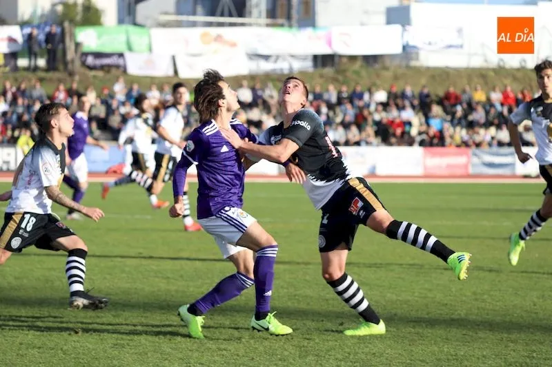 Acción del encuentro disputado entre Unionistas y el Real Valladolid B / Lydia González