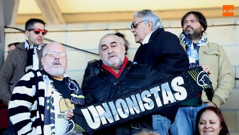 Aficionados de Unionistas durante el encuentro / Lydia González