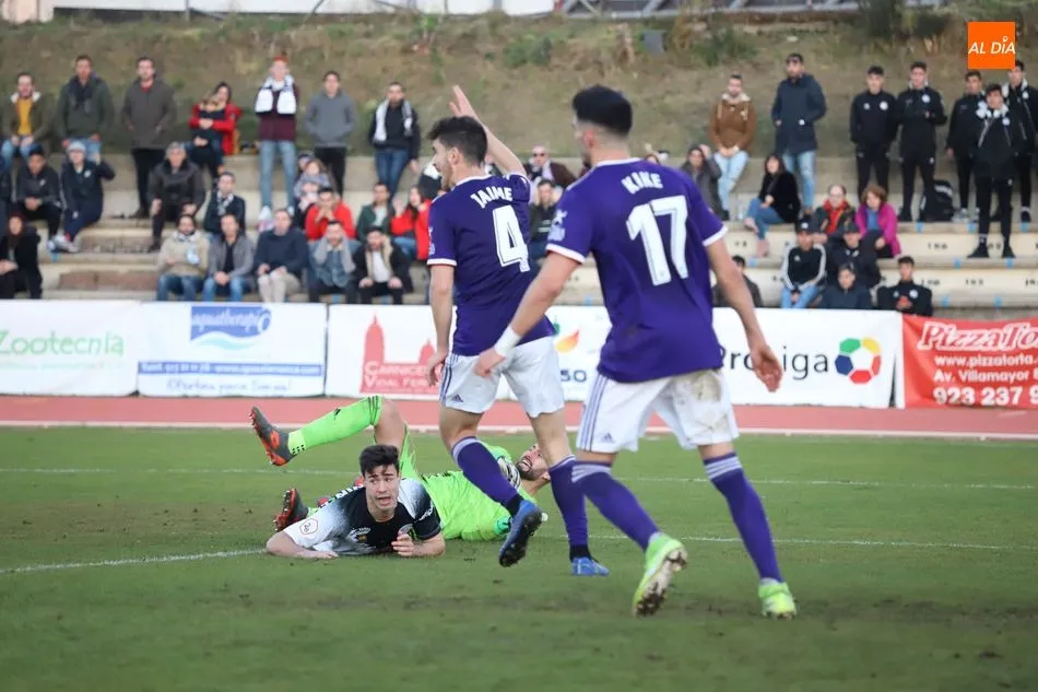 Foto 11 - Unionistas no rompe la igualdad contra el Real Valladolid B y suma un punto (0-0)