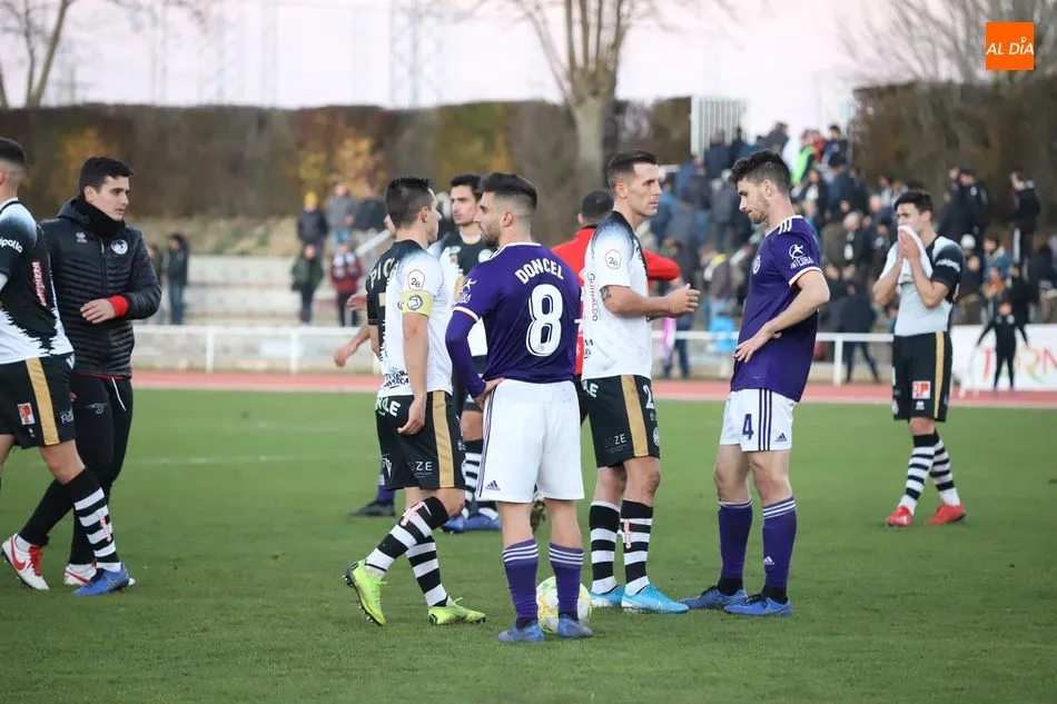 Foto 8 - Unionistas no rompe la igualdad contra el Real Valladolid B y suma un punto (0-0)