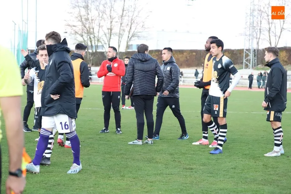 Foto 7 - Unionistas no rompe la igualdad contra el Real Valladolid B y suma un punto (0-0)