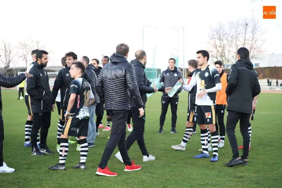 Foto 3 - Unionistas no rompe la igualdad contra el Real Valladolid B y suma un punto (0-0)