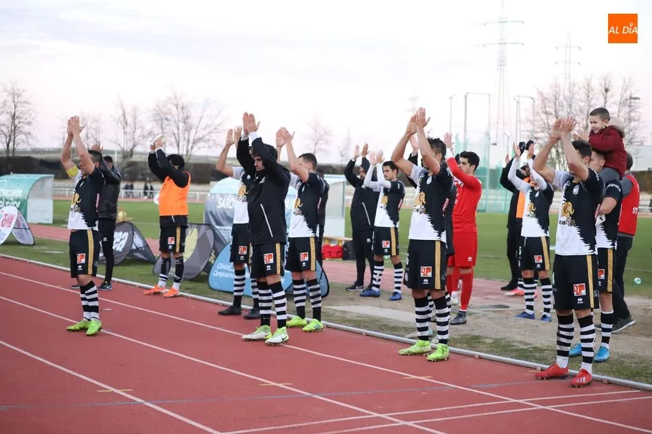 Foto 2 - Unionistas no rompe la igualdad contra el Real Valladolid B y suma un punto (0-0)