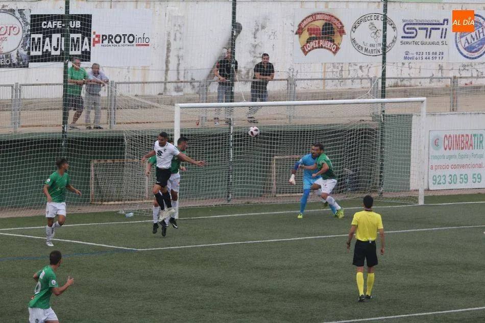 Imagen del último partido del Burgos en el Municipal de Guijuelo