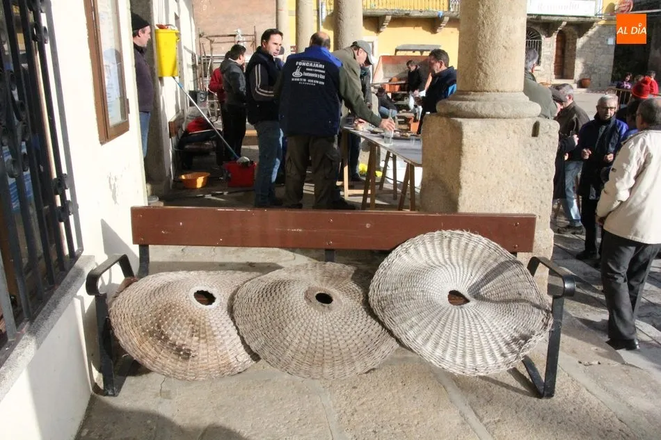 Los capachos están listos para ser prendidos este sábado en la noche en la I Fiesta de la Capachera / FOTOS: ERNESTO MARTÍN Y M. C.
