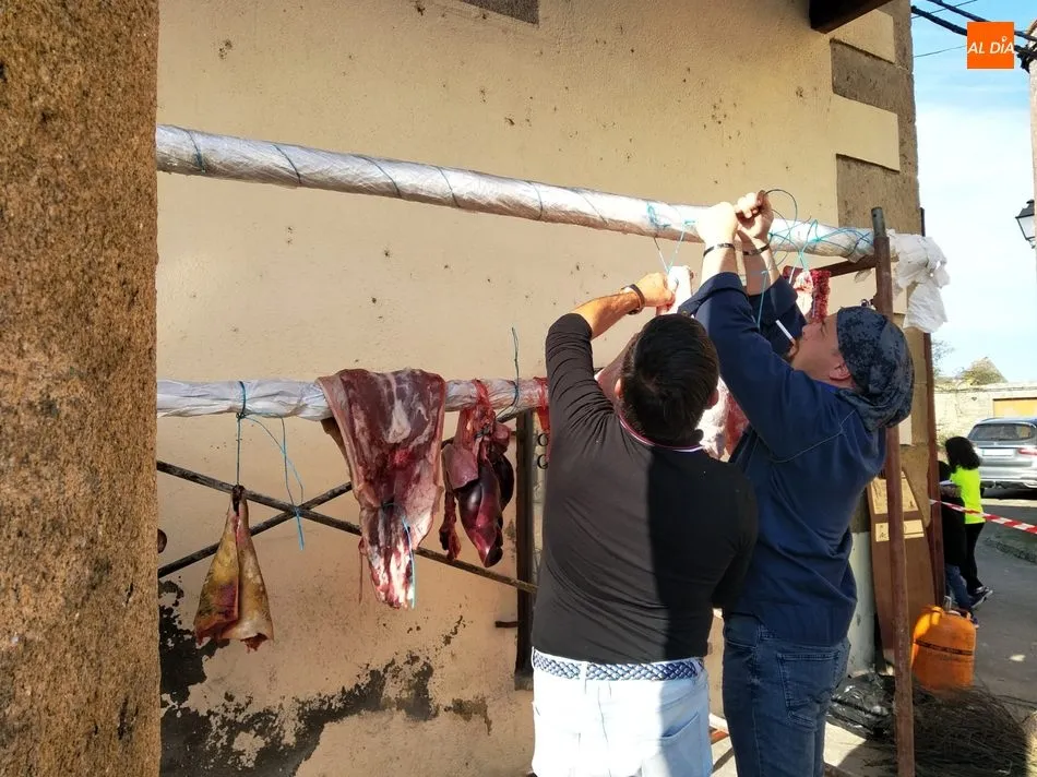 Foto 5 - Vecinos y forasteros viven con gran intensidad en&nbsp;Sobradillo la II Matanza Tradicional  