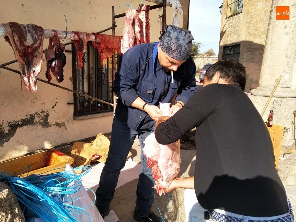 Foto 4 - Vecinos y forasteros viven con gran intensidad en&nbsp;Sobradillo la II Matanza Tradicional  