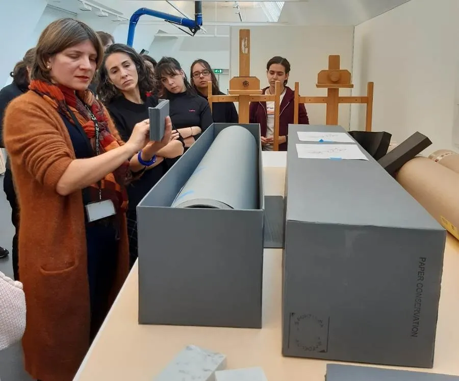 Foto 2 - Alumnos salmantinos aprenden t&eacute;cnicas de conservaci&oacute;n y restauraci&oacute;n en el Rijksmuseum de...