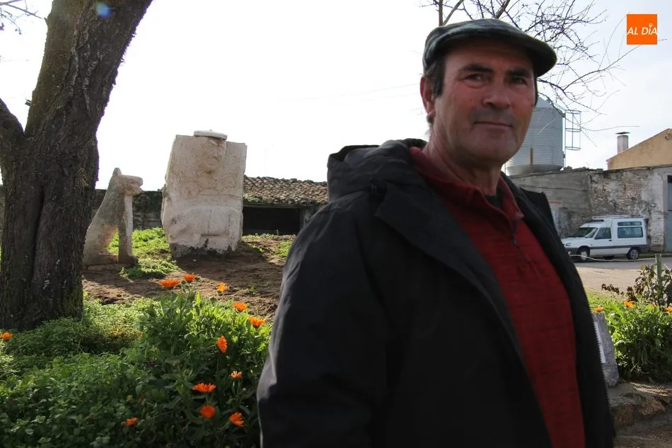 Foto 11 - La Zarza de Pumareda descubre su monumento al pastor  