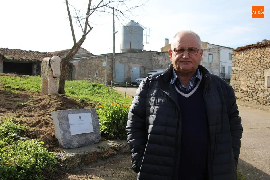 Foto 9 - La Zarza de Pumareda descubre su monumento al pastor  