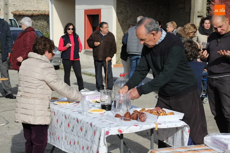 Foto 7 - La Zarza de Pumareda descubre su monumento al pastor  