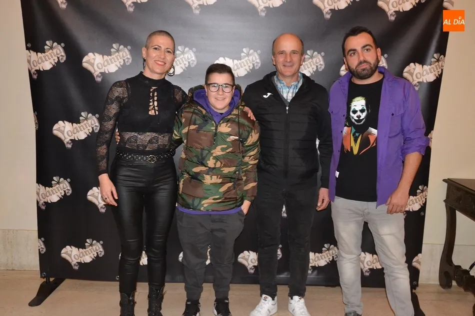 Foto 6 - Re&ntilde;ida victoria de Manuel Chac&oacute;n en una velada en la que Patricia Sornosa conquist&oacute; al p&uacute;blico  