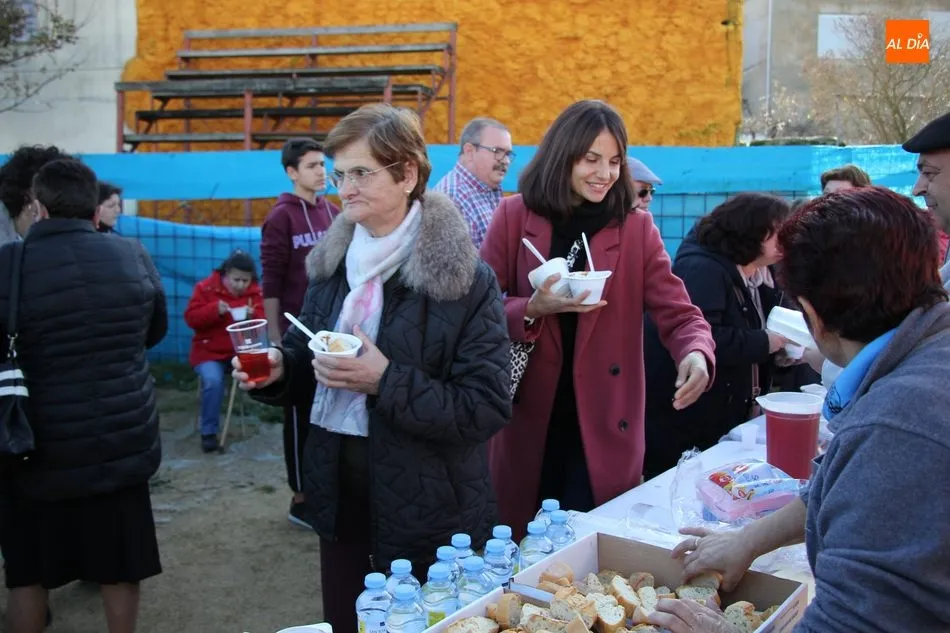 Barruecopardo vive su III Matanza Tradicional con cuatro matanceros de honor  