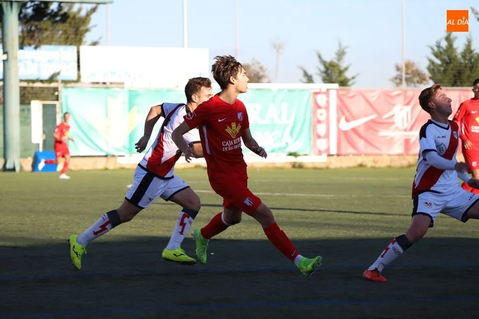 Jugada del partido disputado en el Alfonso San Casto entre Santa Marta y Rayo Vallecano / Lydia González
