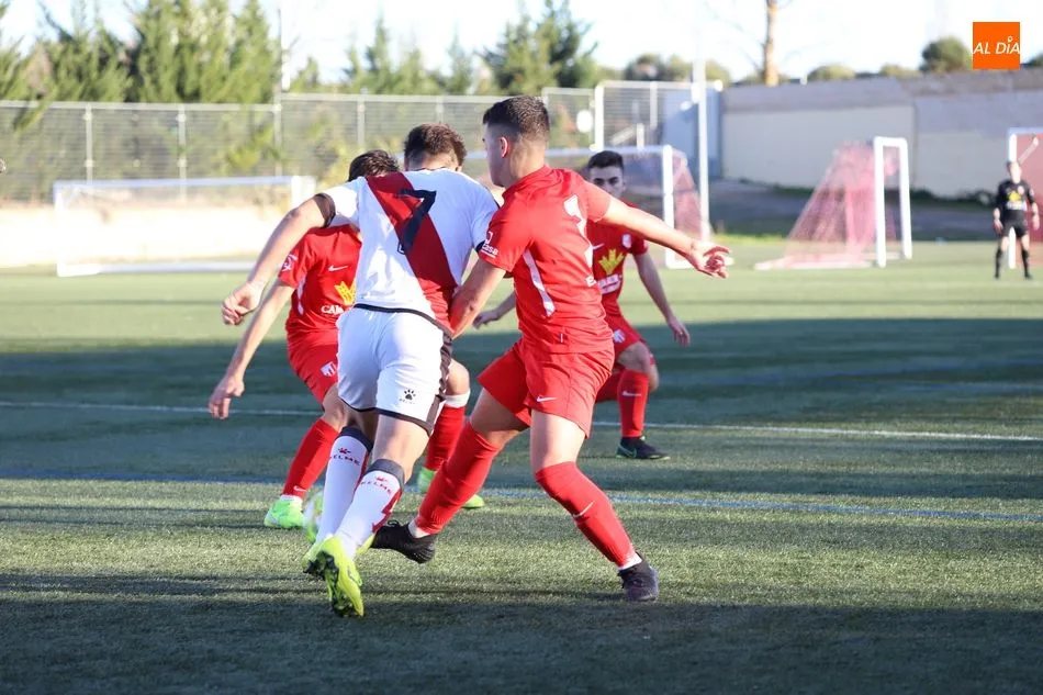 Foto 9 - El Rayo Vallecano se lleva los tres puntos del Alfonso San Casto (1-2)