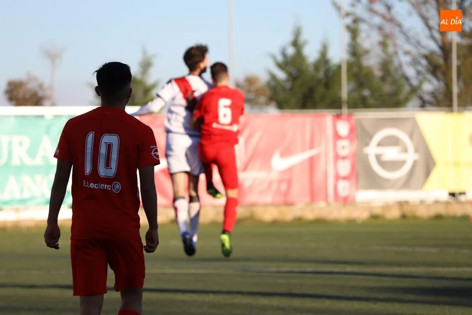 Foto 5 - El Rayo Vallecano se lleva los tres puntos del Alfonso San Casto (1-2)