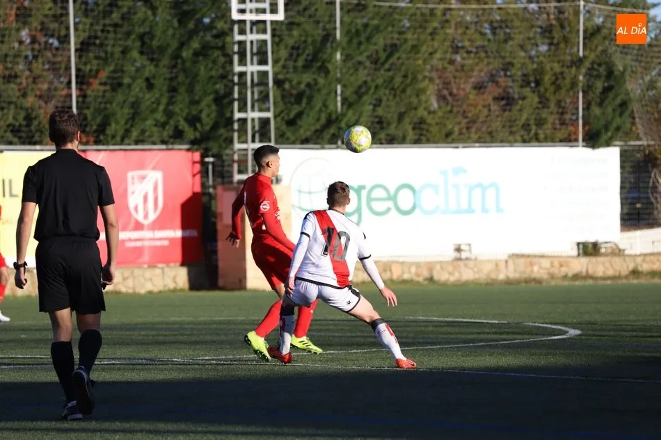 Foto 7 - El Rayo Vallecano se lleva los tres puntos del Alfonso San Casto (1-2)