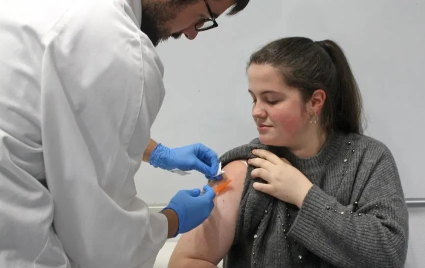 La evaluación actual de la campaña de gripe, que contempla datos de vacunación hasta el pasado 1 de diciembre, indica que un total de 407.791 personas se ha vacunado en la Comunidad