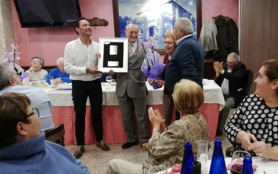 Foto 9 - Los Amigos de la Ilusi&oacute;n rinden homenaje a sus tres integrantes de mayor edad  