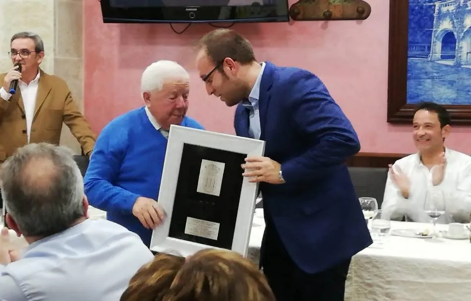 Foto 8 - Los Amigos de la Ilusi&oacute;n rinden homenaje a sus tres integrantes de mayor edad  