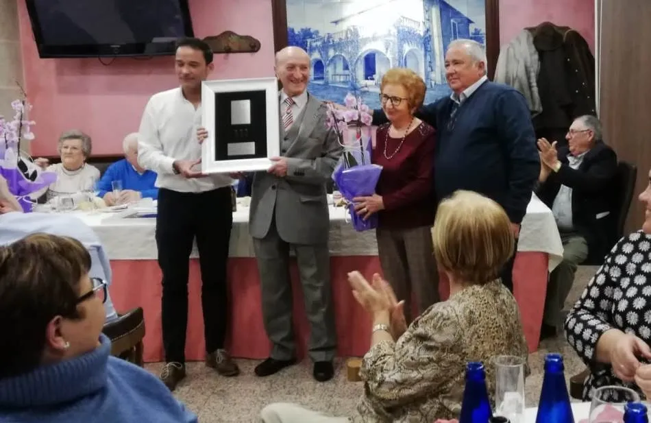 Foto 6 - Los Amigos de la Ilusi&oacute;n rinden homenaje a sus tres integrantes de mayor edad  