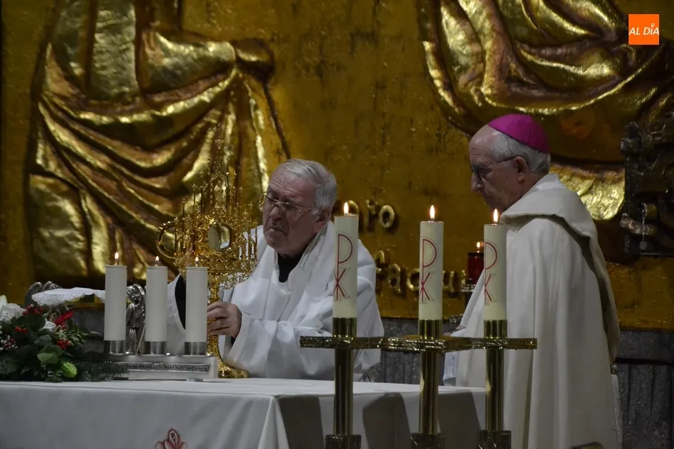 Jesús García Burillo preside la Vigilia de la Inmaculada Concepción  