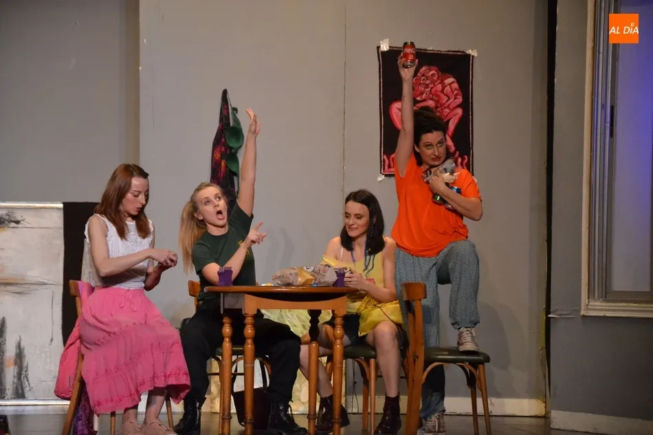 Divertida cita en el Teatro con ‘La Extraña Pareja’ con buena afluencia de público  