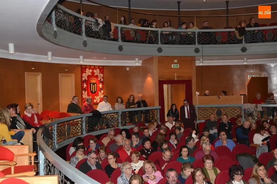 Foto 11 - Divertida cita en el Teatro con &lsquo;La Extra&ntilde;a Pareja&rsquo; con buena afluencia de p&uacute;blico  