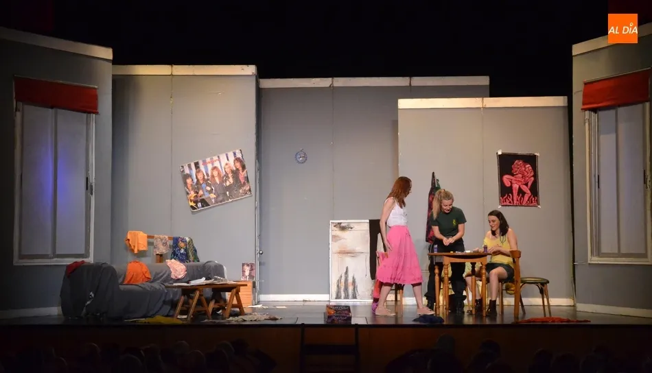 Foto 9 - Divertida cita en el Teatro con &lsquo;La Extra&ntilde;a Pareja&rsquo; con buena afluencia de p&uacute;blico  