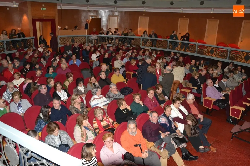 Foto 10 - Divertida cita en el Teatro con &lsquo;La Extra&ntilde;a Pareja&rsquo; con buena afluencia de p&uacute;blico  