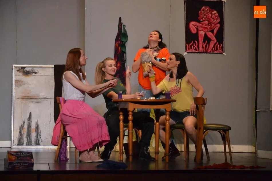 Foto 5 - Divertida cita en el Teatro con &lsquo;La Extra&ntilde;a Pareja&rsquo; con buena afluencia de p&uacute;blico  