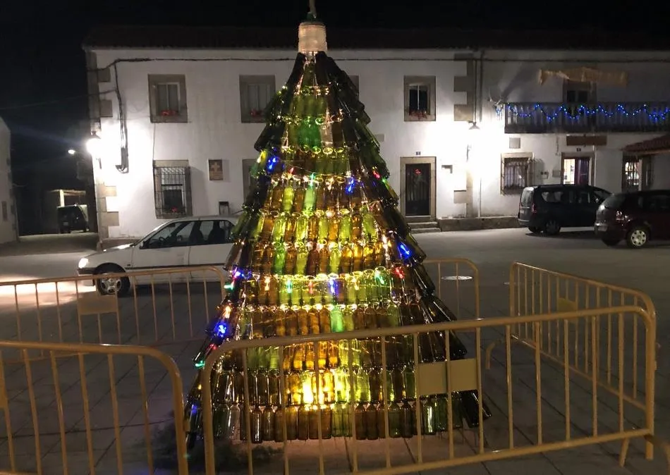 Foto 5 - Aldea del Obispo despliega su decoraci&oacute;n navide&ntilde;a con la Virgen Mar&iacute;a y San Jos&eacute; al estilo...