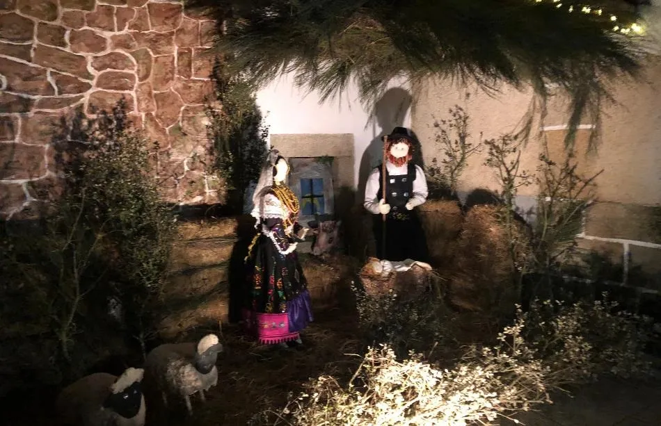 Foto 2 - Aldea del Obispo despliega su decoraci&oacute;n navide&ntilde;a con la Virgen Mar&iacute;a y San Jos&eacute; al estilo...