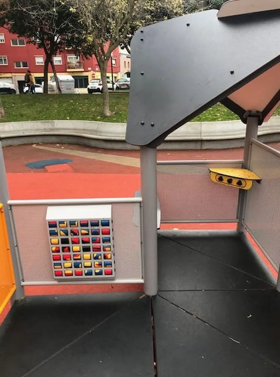 Foto 2 - El Ayuntamiento habilita 35 zonas infantiles de parques y plazas con juegos adaptados y accesibles  