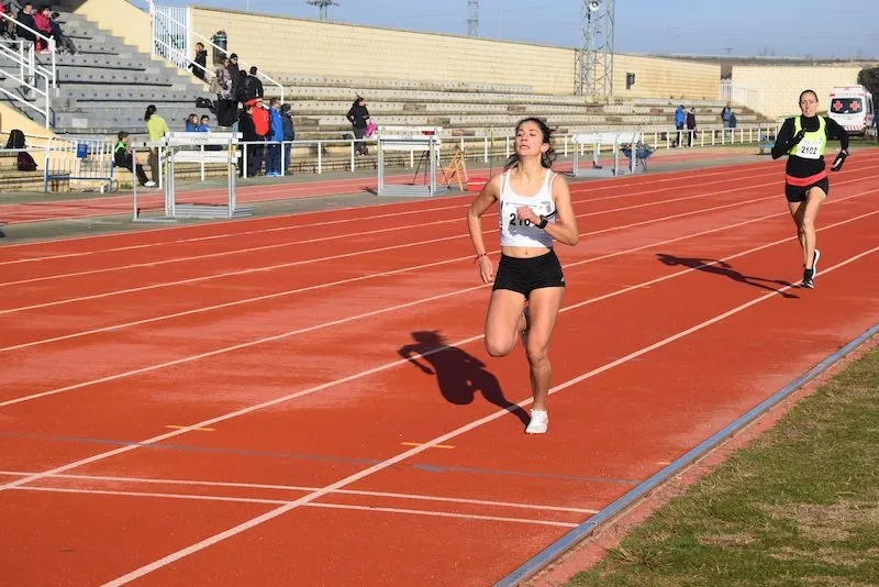 Foto 3 - Cerca de medio millar de participantes toman parte en el Control Provincial de Atletismo