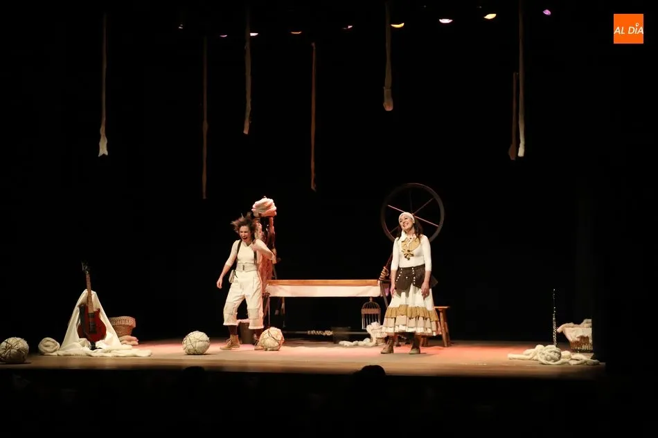 Foto 5 - La Troupe Malab&oacute; deleita a peque&ntilde;os y mayores con su espect&aacute;culo de circo l&iacute;rico &lsquo;Sophie&rsquo;  