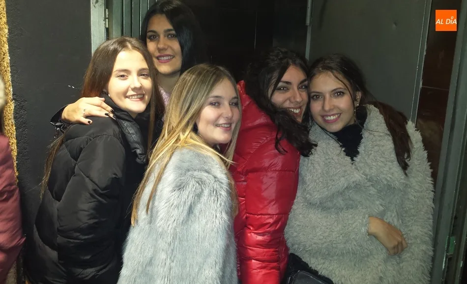 Foto 4 - Eh, s&aacute;canos una foto: Rematando una larga y fr&iacute;a noche  