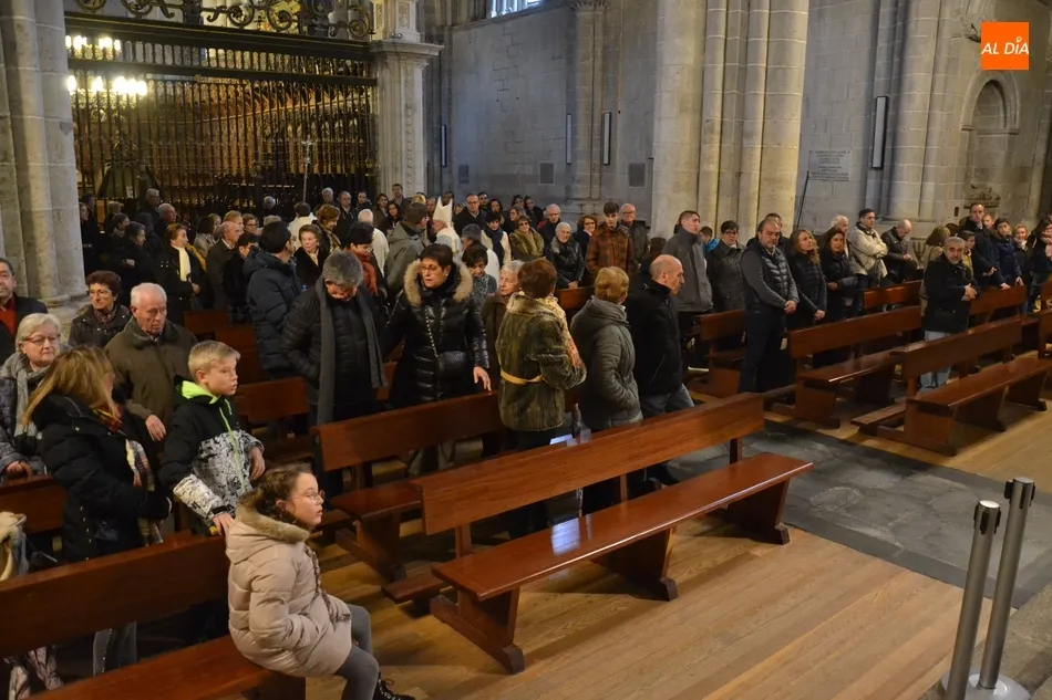 Gran asistencia de fieles a la Misa Estacional del Día de la Inmaculada  