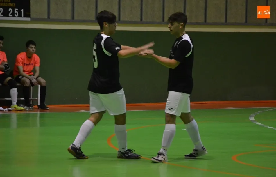 Foto 4 - El III Juvenil corta ante el Cu&eacute;llar su racha de derrotas gracias a una gran segunda parte  